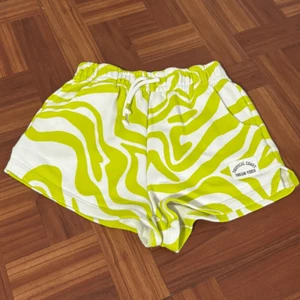 Zara Girls Neon Zebra Terry Cloth Sweat Shorts 10 - Picture 1 of 4