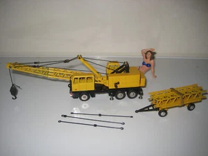 COLES 3-ACHS LKW MIT GITTERMASTKRAN #775 SCHUCO PICCOLO 1:90 - Picture 1 of 6