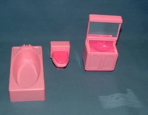 DOLL HOUSE FURNITURE: PLASTIC BATHROOM SET - ARCO - GOOD CONDITION - Picture 1 of 4
