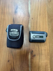 Bushnell Tour V2 Golf Laser Entfernungsmesser + Koffer. - Bild 1 von 5