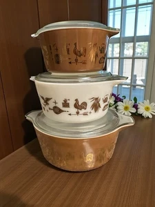 Vintage Pyrex frühe amerikanische Cinderella Kasserollen 1/1,5/2,5 Quart Set mit Box 1970er - Bild 1 von 8