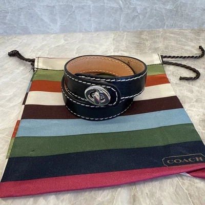 蔻驰皮革Turnlock双包裹式手链黑色银色 — 第 1/4 张图片