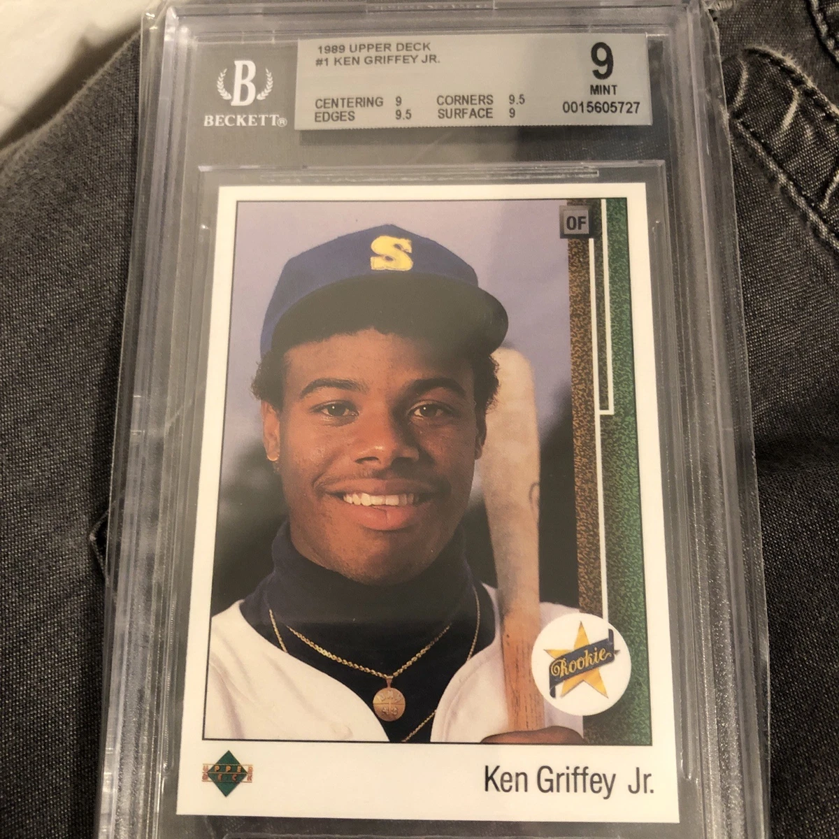 Upper Deck Ken Griffey Jr 9.5 Graded Rookie Baseball Trading Cards