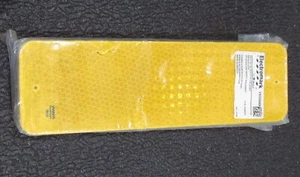 NEW 25 ELECTROMARK BY BRADY RECTANGLE SAFETY STRIP REFLECTIVE YELLOW 3 X 10 - Picture 1 of 3