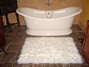 Large Soft and Luxurious White Sheepskin Faux Fur Rug 36" x 48" - Picture 1 of 9
