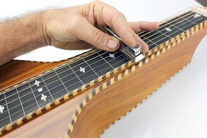 Imperial Valley Guitar Co. Cutaway Roundnose Tone Bar Slide per Dobro, Lap Steel - Foto 1 di 9