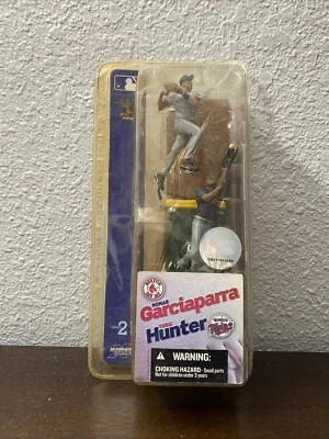 2004 MLB McFarlane Mini-Matchups Figures Series 2 Nomar Garciaparra Torie Hunter - Image 1 of 3