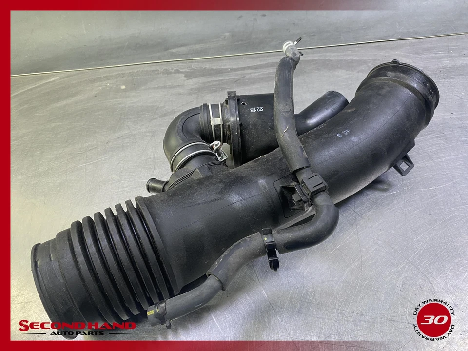 Tubo de entrada de duto de mangueira para purificador de ar Lexus GS350 2013-2020 17898-31010 FABRICANTE DE EQUIPAMENTO ORIGINAL - Imagem 1 de 4