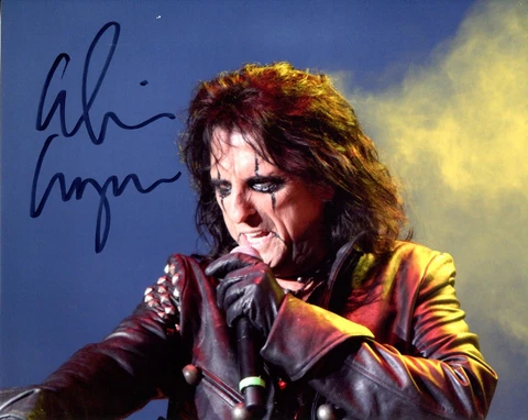 Rock star Alice Cooper signed 8x10 concert photo Cover