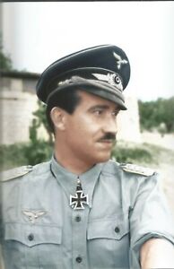 Photo allemande de la Seconde Guerre mondiale --- Adolf Galland - As de combat...