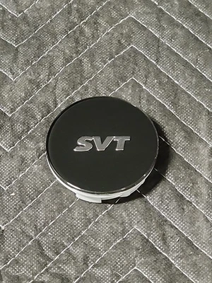 2001-2014 Ford Mustang SVT F150 Focus tampa central 2M5V-1A096-AB XR33-1A096-HA - Imagem 1 de 3