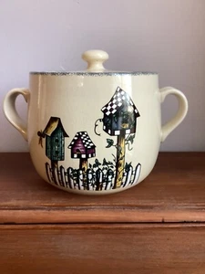 Home & Garden Party 2 qt Stoneware Birdhouse Bean Pot 2005 Collection - Picture 1 of 10