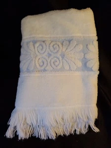 Vintage Bath Towel Sculpted White Blue Fringe - Picture 1 of 4