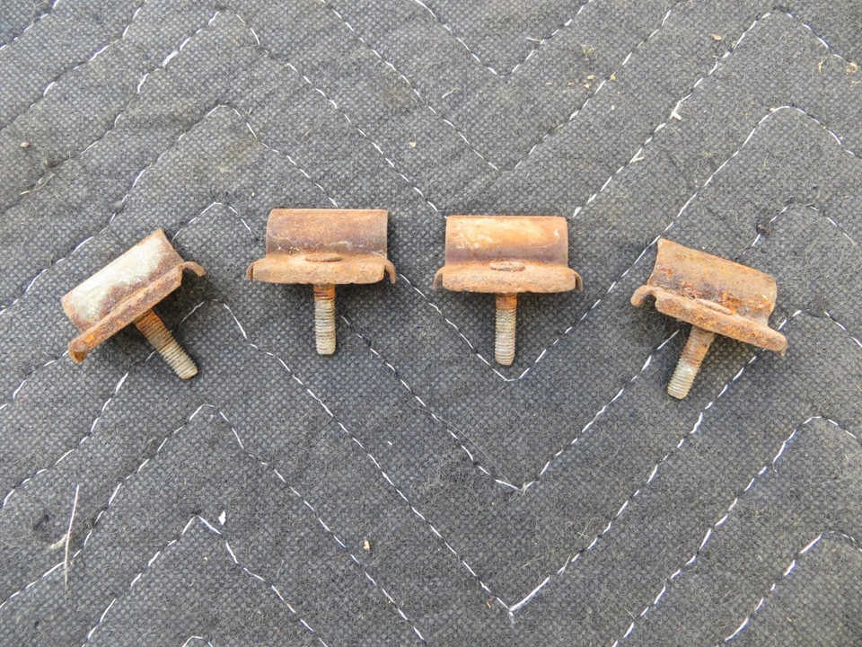 1949 1950 1951 1952 49 CHEVROLET CHEVY LOWER WINDSHIELD TRIM BELTLINE CLIP SET - Image 1 of 4