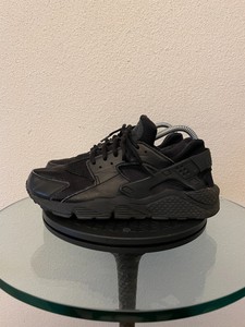 black huaraches size 9