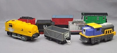 Lote de 8 Juguetes de Tren Diecast Varios Personajes Multicolores RARO Foto 1 de 4