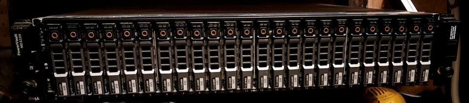 Dell PowerVault MD3220i - 2.5in 24 Drive Bay SAS Storage Array - 500GB x 24 - Image 1 of 1