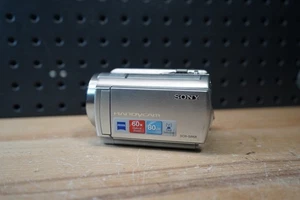 (S) SONY Handycam DCR-SR68 80 GB HDD 60x Optical Zoom NO BATTERY NO CHARGER - Picture 1 of 7