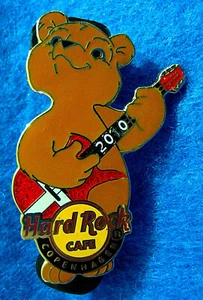 GUITARRA BANDERA COPENHAGUE SERIE OSO BANDERA NACIONAL DANESA Hard Rock Café ERROR DE PIN - Imagen 1 de 1