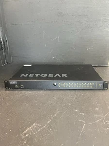 Netgear M4250-26G4F-POE+ Managed Switch GSM4230P-100NAS - Picture 1 of 8