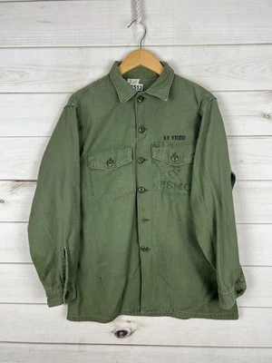 Camisa masculina vintage USMC 16,5x34 verde utilitária militar botão para cima algodão anos 60 anos 70 - Imagem 1 de 4