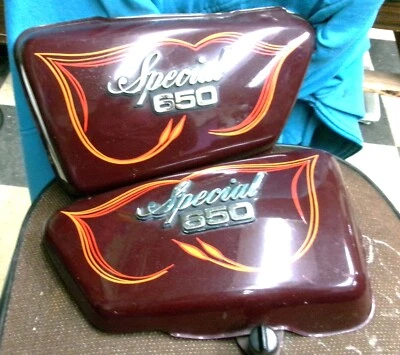 Usado - Yamaha XS650S Special 1978, juego de cubiertas laterales. (R&L) Foto 1 de 4