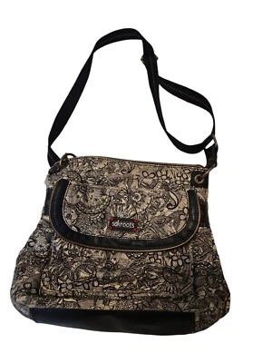 Bandolera básica SAKROOTS Desert Spirit en negra floral triple cremallera ¡Mucha vida! Foto 1 de 4