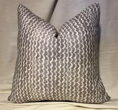 20”sq Blithfield LEE JOFA Camden Lavender Hand Print Linen Custom Pillow Cover — 第 1/4 张图片