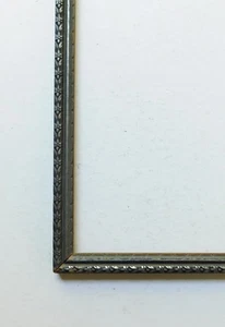 S1 Vintage Deco Narrow Wood Silver Gray Flowers Leaves Picture Frame Holds 8x10 - Picture 1 of 4