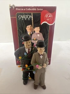 Carlton Karten Laurel And Hardy Another Fine Mess 1999 Ornament Vintage Neu im Karton #78 - Bild 1 von 4