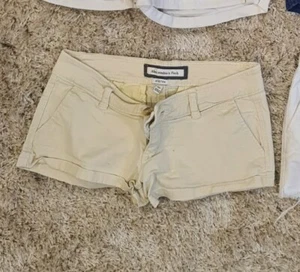 Abercrombie Fitch Womens Yellow Shorts  Size 00 Stretch - Picture 1 of 4