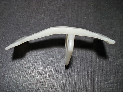 1 pieza NORS parabrisas adorno moldura clip se adapta a Cadillac Sevilla 1976-1979 Foto 1 de 4