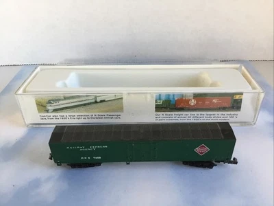 N Scale Railway Express Agency REA Box Car 0001-4682 REX 7422 by Con-Cor - Image 1 of 4