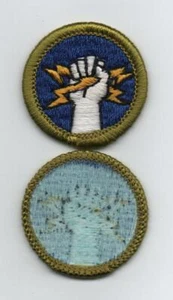 Electricity Merit Badge (Vert. Stitch), Type H, Blue Back Version (1972-1975) - Picture 1 of 1