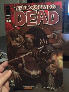 WALKING DEAD #1 Indianapolis 2015 Wizard World Con Exclusive Variant - Picture 1 of 3