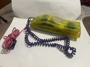 Telefono Vintage Di Swatch Anni Novanta Colore Giallo trasparente e filo viola - Foto 1 di 5