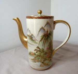 ANTIQUE ASIAN HAND PAINTED AND GILDED PORCELAIN LIDDED TEA / COFFEE POT - Picture 1 of 9
