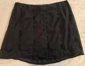 Neu mit Etikett schwarz Perlen Rosebud Marke sexy kurzer Rock Größe L - Bild 1 von 6