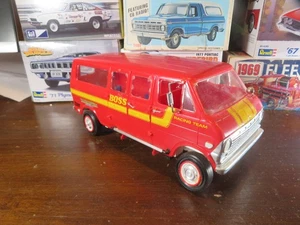 MPC 1970 Ford Econoline Van 1/20 - Picture 1 of 9