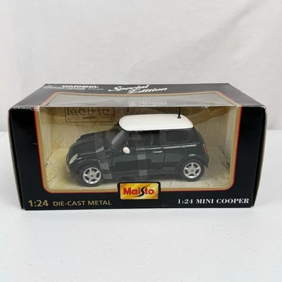 Maisto 1:24 Scale Die Cast Metal Mini Cooper Special Edition Dark Green - Image 1 of 4