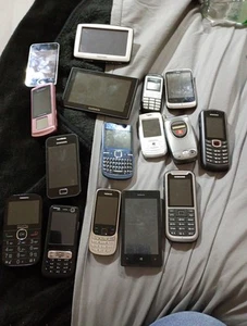 Job Lot Of Retro Mobile Phones - Spares, iPod, Nokia, Samsung Etc - Photo 1 sur 13