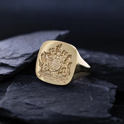 English House of Tudor Solid 14k Gold Wax Seal Signet Ring - Image 1 of 4