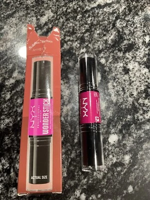 NYX  WONDER STICK DUAL ENDED FACE SHAPING STICK CONTOUR WSB03 CORAL + DEEP PEACH - Image 1 of 2