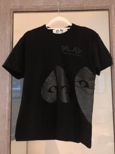 Camiseta Comme Des Garcons Play Corazones Negros Mediana Totalmente Nueva - Imagen 1 de 4