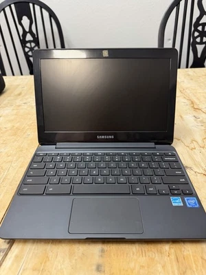 Portátil Samsung ChromeBook 11,6" (16 GB eMMC, Intel Celeron N3050, negro XE500C13  Foto 1 de 4