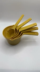 Vintage Lustroware Mid-Century Modern Measuring Cups Set / 5 & Coffee Scoop Gold - Picture 1 of 5