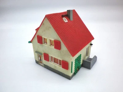 Vero H0 Wohnhaus Siedlungshaus mit Balkon Fertigmodell clm12 - Bild 1 von 4