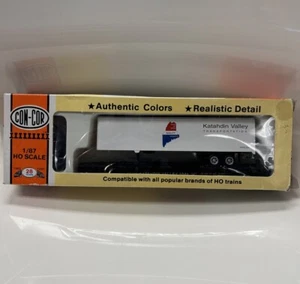 Con-Cor HO Scale Katahdin Valley 54' TOFC Flat Car #1026 w/40' Trailer #201 Kit - Picture 1 of 4