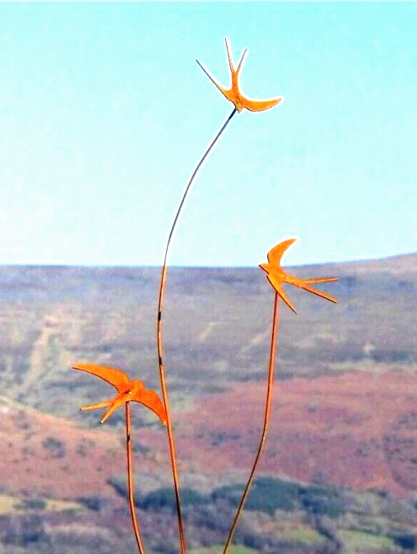 Metal Garden Decoration TRIPLE SWALLOWS Birds HAND MADE UK Rustic Sculpture - Image 1 of 4