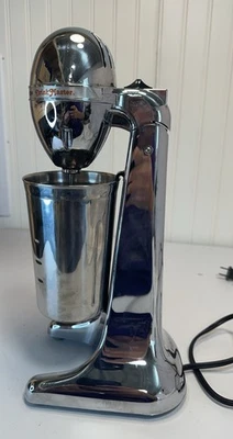 Batido/mezclador/mezclador Hamilton Beach cromado vintage con taza (730-3) Foto 1 de 4